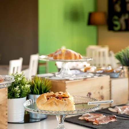 מלון Castello D'Argile Hotel 3*